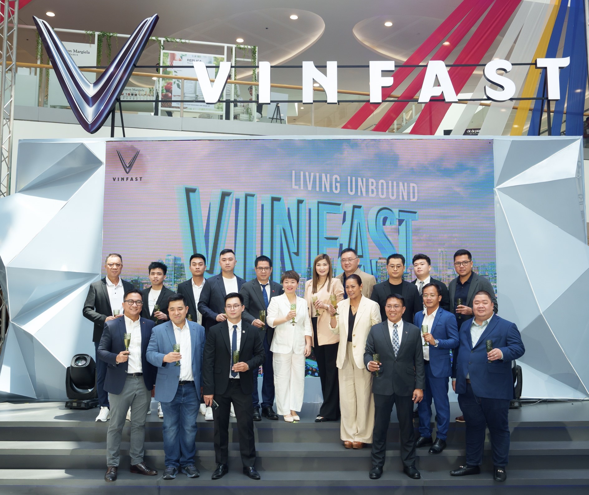 VinFast Officially Signs Agreements with 4 Dealers in the Philippines